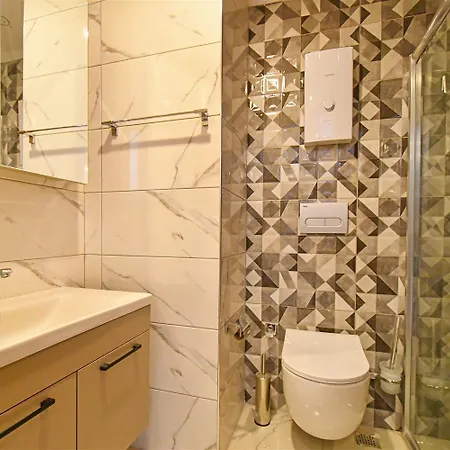 Gazde/Camere de închiriat 5 Kisilik Tatil Dairesi Havuzlu & Konaklı